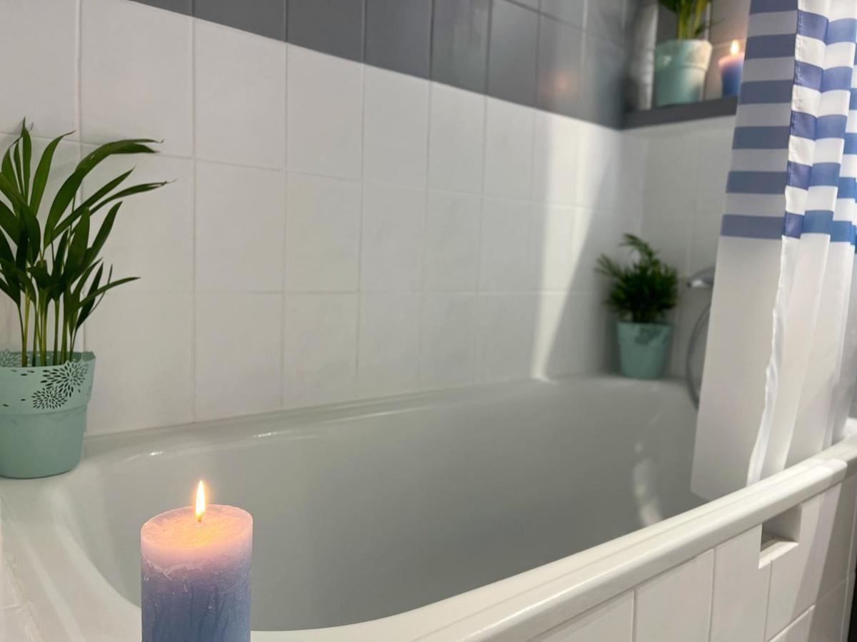 Apartament Stara Latarnia วาลบ์จิก ภายนอก รูปภาพ